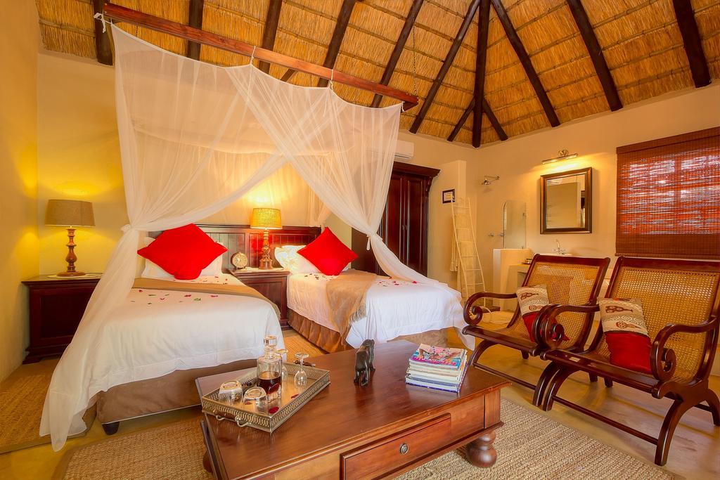 Mvuradona Safari Lodge Marloth Park Extérieur photo